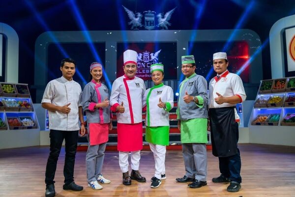 ทีวีไกด์: รายการ "เชฟกระทะเหล็ก ประเทศไทย (Iron Chef Thailand)" “เอกชัย ศรีวิชัย” ปะทะ “เจนนิเฟอร์ คิ้ม” ในรอบตัดเชือก...สุดยอดเซเลบริตี้เชฟ เชฟกระทะเหล็กประเทศไทย