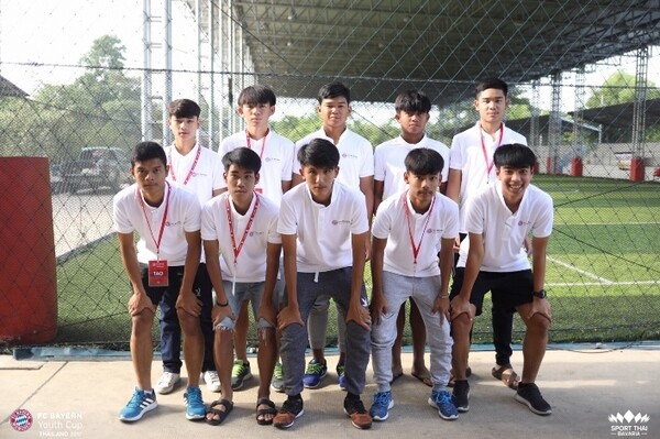 ภาพข่าว: ประกาศรายชื่อ 10 เยาวชนที่ผ่านคัดเลือก FC BAYERN YOUTH CUP THAILAND 2017 ได้ไปแข่งฟุตบอลที่เยอรมนี