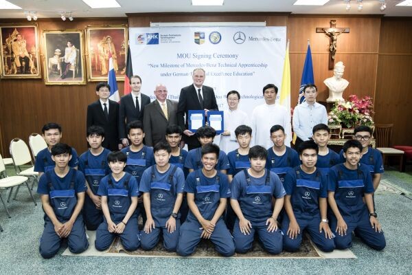 ภาพข่าว: เมอร์เซเดส-เบนซ์ จับมือวิทยาลัยเทคโนโลยีดอนบอสโกลงนามสนับสนุนการศึกษาระบบทวิภาคี ส่งเสริมศักยภาพเด็กอาชีวะไทย สู่วงการยานยนต์