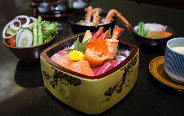 อิ่มอร่อย ได้คุณค่ากับชุดอาหารกลางวันสไตล์ญี่ปุ่น ณ ห้องอาหาร อูทาเกะ โรงแรมพลาซ่า แอทธินี รอยัล เมอริเดียน