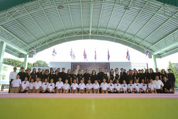 ภาพข่าว: ชมรมพลังไทยใจอาสา กลุ่ม ปตท. ร่วมกับโรงเรียนสามเสนวิทยาลัย 2 ประดิษฐ์ดอกไม้จันทน์ถวายพ่อของแผ่นดิน