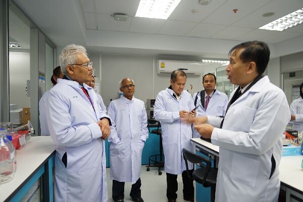 รัฐมนตรีมาเลเซีย เยี่ยมชมศูนย์วิทยาศาสตร์ฮาลาล จุฬาฯ ร่วมมือพัฒนาอุตสาหกรรมฮาลาลขึ้นอันดับหนึ่งฮาลาลโลก
