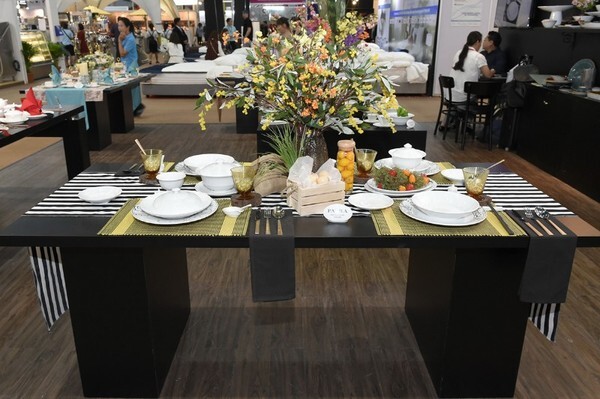 สมาคมโรงแรมไทย และ ยูบีเอ็ม บีอีเอส เชิญผู้สนใจร่วมแข่งขันจัดโต๊ะอาหารเมนูตะวันตก 5 คอร์ส ภายใต้แนวคิดประณีตศิลป์วิถีไทย ในงานฟู้ดแอนด์โฮเทล ไทยแลนด์ 2017
