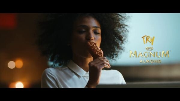 “Magnum Almond” (แม็กนั่ม อัลมอนด์) ภาพยนตร์โฆษณาชุดใหม่จาก “แม็กนั่ม”