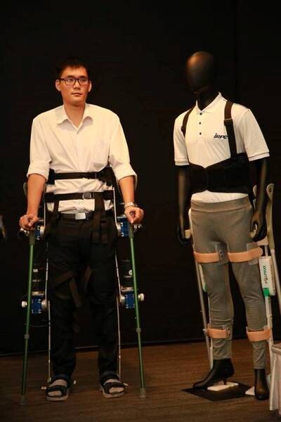 SPU : เพิ่มศักยภาพผู้พิการอัมพาตครึ่งล่าง คณะวิศวฯม.ศรีปทุม จับมือ IRPC และ สถาบันสิรินธรฯ พัฒนางานวิจัยต่อยอดนวัตกรรมต้นแบบ“ชุดหุ่นยนต์ช่วยเดิน สำหรับผู้พิการอัมพาตครึ่งล่าง”