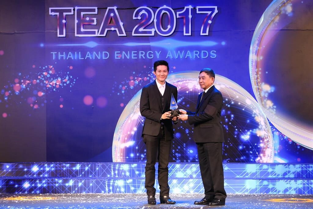 ภาพข่าว: กรีนเวฟ ตอกย้ำภาพคลื่นวิทยุส่งเสริมการอนุรักษ์พลังงานและพลังงานทดแทน ครองแชมป์ 8 ปี คว้ารางวัล Thailand Energy Awards 2017