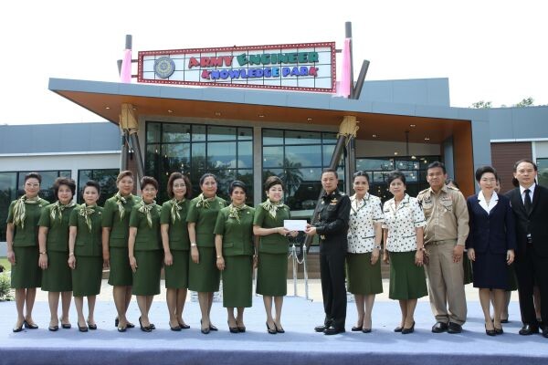ทีเค พาร์คจับมือแม่บ้านทหารบกติดอาวุธทางปัญญา เปิด “ห้องสมุดมีชีวิต” ในค่ายทหาร 8 แห่งทั่วไทย