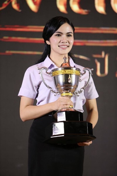 RBRU : " ภาลินี " นักศึกษา มรภ.รำไพพรรณี จันทบุรี ได้รับรางวัลชนะเลิศพร้อมถ้วยพระราชทานจาก " สมเด็จพระเทพรัตนราชสุดาฯ สยามบรมราชกุมารี "