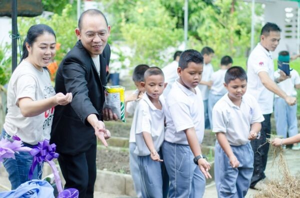 'ซีพีเอ็น’ นำทีมพลังอาสาเซ็นทรัลพลาซา ศาลายา สานต่อกิจกรรม “อาสาพาสุข โครงการเพาะกล้าปัญญาไทย” ณ โรงเรียนบ้านบางเตย จ.นครปฐม