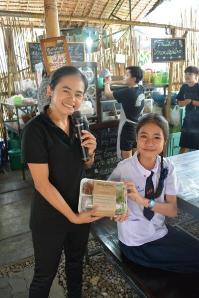 "ปฐม” รณรงค์คนไทยใส่ใจสุขภาพ จัดกิจกรรมชวน “กินผัก-ผลไม้ ต้านโรค” ที่ตลาดสุขใจ นครปฐม