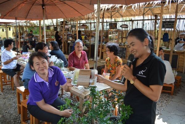 "ปฐม” รณรงค์คนไทยใส่ใจสุขภาพ จัดกิจกรรมชวน “กินผัก-ผลไม้ ต้านโรค” ที่ตลาดสุขใจ นครปฐม