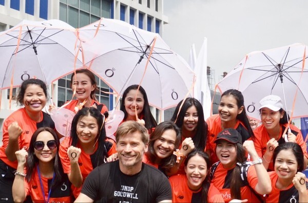 ภาพข่าว: แพนดอร่า รณรงค์สร้างความยั่งยืนผ่านพลังผู้หญิง ส่งทีมนักเตะสาวไทยกระทบไหล่ดาราระดับโลก