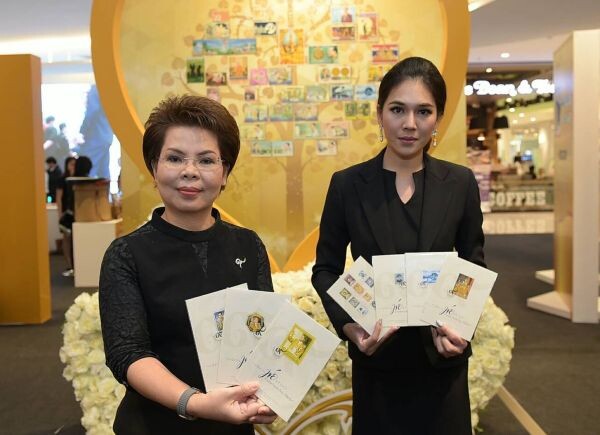 ภาพข่าว: ไปรษณีย์ไทย จัดทำโปสการ์ดที่ระลึกภาพแสตมป์รัชกาลที่ 9 ผลิตพิเศษจำนวนจำกัด 7 แบบ 7 วัน ที่งานวันไปรษณีย์โลก 2560