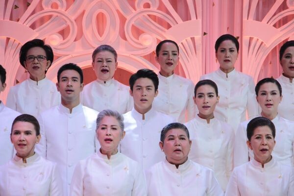 นักแสดงช่อง 3 นับร้อยชีวิต ร่วมถ่ายทอดละครเพลงและบทเพลงพระราชนิพนธ์ “ดุจดวงใจไทยทั้งผอง เดอะมิวสิคัล” เพื่อน้อมรำลึกในหลวง รัชกาลที่ 9