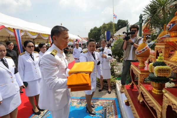 ภาพข่าว: ธนาคารธนชาต ถวายผ้าพระกฐินพระราชทาน รัชกาลที่ 10 ประจำปี 2560ณ วัดเสาธงทอง (พระอารามหลวง) จังหวัดลพบุรี