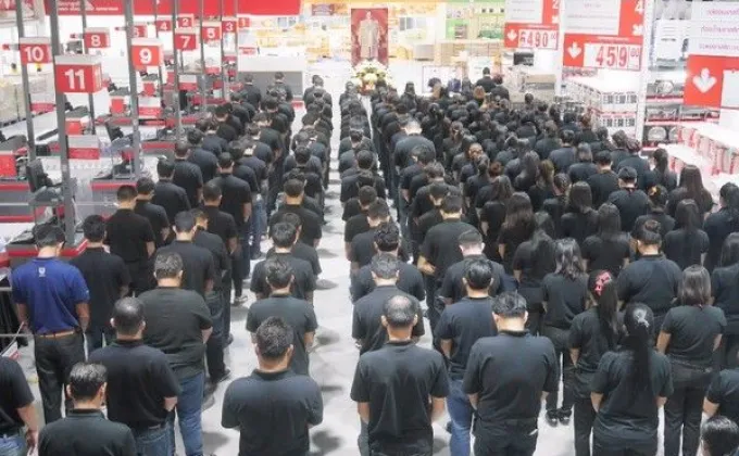 ภาพข่าว: แม็คโคร ชวนลูกค้าร่วมยืนสงบนิ่งถวายอาลัย