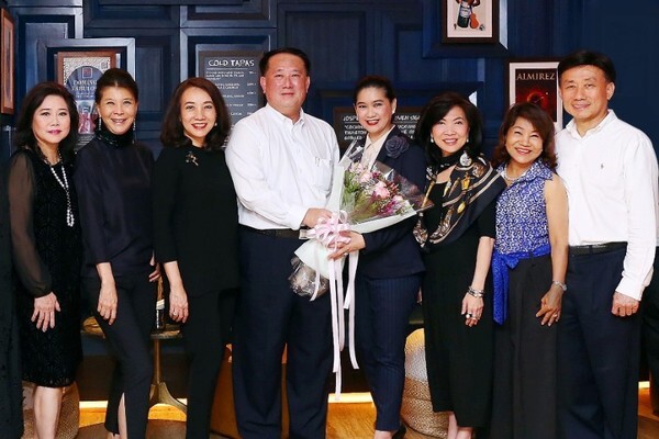 ภาพข่าว: แสดงความยินดีกับสตรีผู้มีผลงานโดดเด่นของอาเซียน ณ ห้องอาหารอูโนมาส, โรงแรมเซ็นทาราแกรนด์ เซ็นทรัลเวิลด์