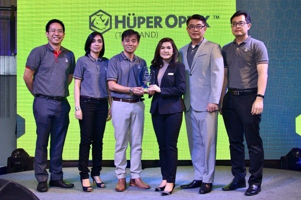 ภาพข่าว: บริษัท วีเค เอส กรุ๊ป (เอเซีย) จำกัด ได้รับแต่งตั้งเป็นผู้นำเข้าและจัดจำหน่ายฟิล์มกรองแสงติดรถยนต์ Huper Optik เพียงผู้เดียวในประเทศไทย
