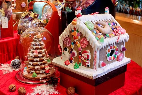 คริสต์มาสนี้เอาใจคุณหนูๆ ด้วย “เวิร์คช็อปบ้านขนมปังขิง” ที่ซันเดย์ แจ๊สซี่ บรันช์