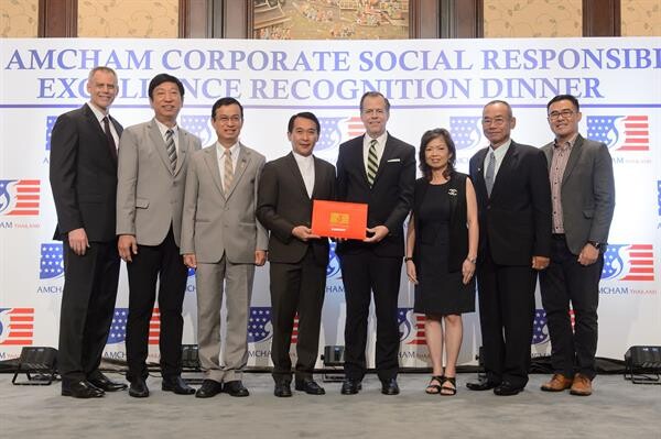 ภาพข่าว: แอมเวย์ รับรางวัล “องค์กรรับผิดชอบต่อสังคมดีเด่น ระดับโกลด์” จากหอการค้าอเมริกันแห่งประเทศไทย ห้าปีติดต่อกัน