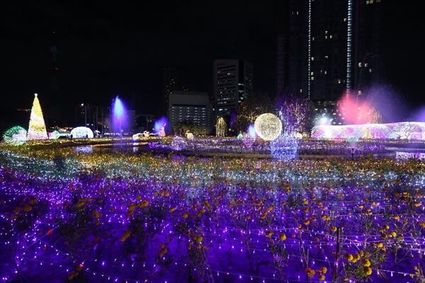 “ศิลป์แสง แห่งแรงบันดาลใจ” (Thailand Illumination Festival 2017) สวนเรืองแสงสุดตระการตา แลนด์มาร์คแห่งใหม่ใจกลางกรุงเทพฯ