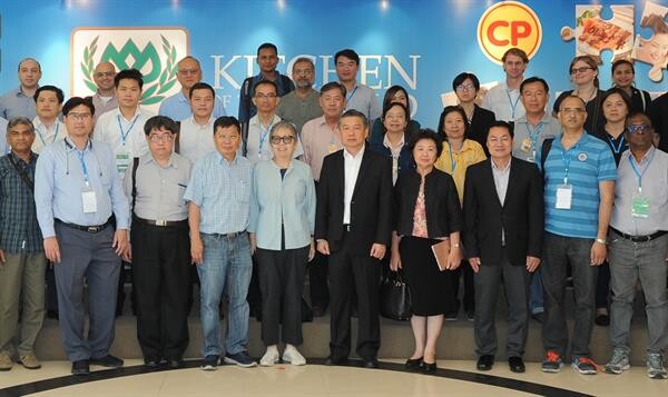 ภาพข่าว: TDRI นำคณะนักวิชาการจาก 15 ประเทศเยี่ยมชม CPF