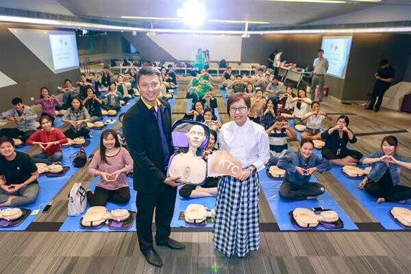 ภาพข่าว: เคทีซีจัดกิจกรรมปันความรู้ “CPR พลิกวิกฤตเสี้ยวนาทีชีวิต”  ช่วยชีวิตขั้นพื้นฐาน โดยวิทยากรมูลนิธิหัวใจแห่งประเทศไทยฯ