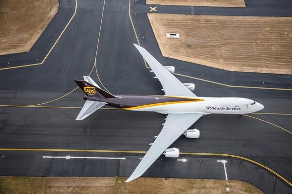 ยูพีเอสซื้อเครื่องบินขนส่ง 747-8 เพิ่ม 14 ลำ พร้อมสั่งซื้อ 767 ใหม่ 4 ลำ เสริมทัพฝูงบินใหม่รองรับการเติบโตที่รวดเร็วของการขนส่งทางอากาศในอเมริกาและทั่วโลก