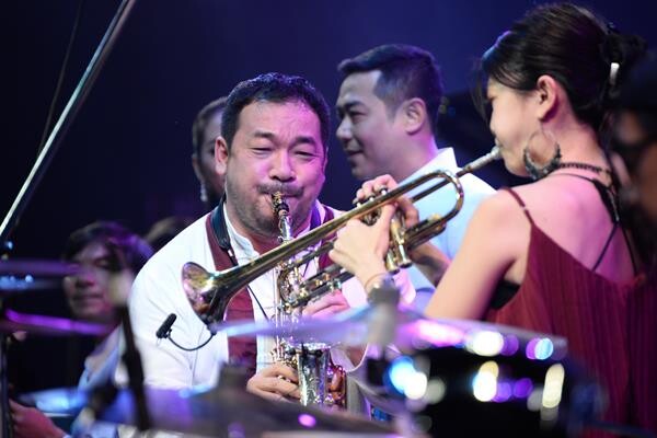 เปิดฉากเทศกาลดนตรีแจ๊สนานาชาติไปอย่างสวยงามกับคอนเสิร์ตแจ๊สคุณภาพ Thailand International Jazz Festival 2018 ที่คอเพลงแจ๊สกว่า 5,000 คน ได้ดื่มด่ำไปกับสุดยอดศิลปินแจ๊สระดับโลกในเวทีเดียวกัน