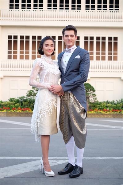 นักแสดงช่อง 7 HD ร่วมใจแต่งชุดไทยพร้อมเชิญชวนร่วมงาน “อุ่นไอรัก คลายความหนาว” ระหว่างวันที่ 8 กุมภาพันธ์ -11 มีนาคม ณ พระลานพระราชวังดุสิต และสนามเสือป่า