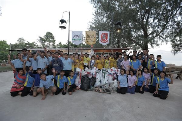 “Trash Hero” กลุ่มคนรักษ์ทะเล ใน หนองโพ ๙ ตามพระราชปณิธาน สานต่ออาชีพที่พ่อให้