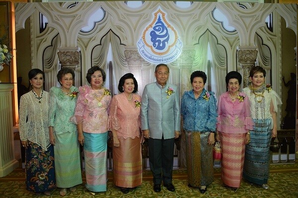 ภาพข่าว: สมาคมแม่ดีเด่นแห่งชาติ จัดงาน “ราษฎร์ร่วมรัฐ สืบสานศิลป์ไทย” ณ โรงแรมดุสิตธานี กรุงเทพฯ