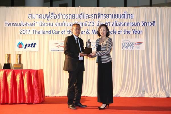 ฮอนด้า CB150R กระหึ่ม! ประเดิมคว้ารางวัล “รถจักรยานยนต์ยอดเยี่ยมประจำปี 2017” จากสมาคมผู้สื่อข่าวรถยนต์และรถจักรยานยนต์ไทย