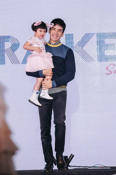 โป๊ป – ป้อง - อาเล็ก หล่อรักเด็กที่สุดในพระนคร!! Gazebo Group สานฝันน้องๆ ร่วมเวทีเดินแบบมืออาชีพ ในงาน “Junior Runway Thailand 2018”