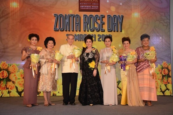 ภาพข่าว: สโมสรซอนต้าสากลเขต 6 ภูมิภาค 7 จัดงาน Zonta Rose Day ณ โรงแรมดุสิตธานี กรุงเทพฯ