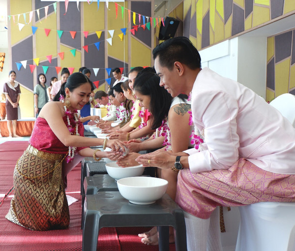 โรงแรมเซ็นทารา พัทยา จัดกิจกรรมทำบุญโรงแรมที่ได้ครบรอบ 7 ปี และเนื่องในโอกาสงานเทศกาลปีใหม่ของไทย