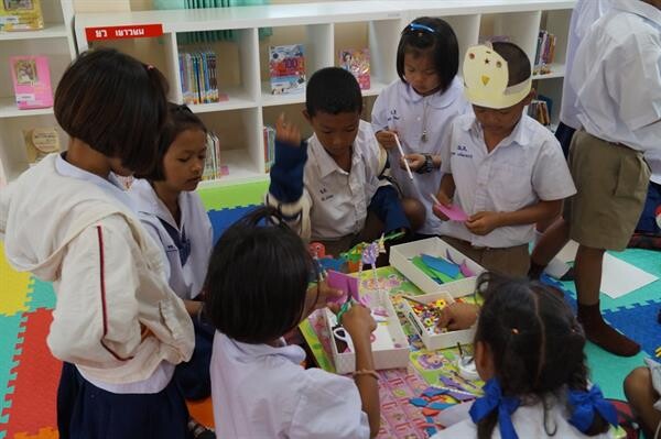 อุทยานการเรียนรู้ TK park รับมอบโล่ เดินหน้าพัฒนาคุณภาพชีวิตนักเรียนในโรงเรียนด้อยโอกาสทั่วประเทศ โดยการสร้างสรรค์พื้นที่การเรียนรู้ต้นแบบให้กับสังคมไทย