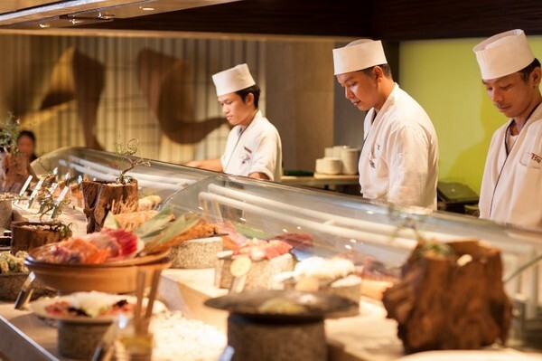เปิดตัว! บุฟเฟ่ต์อาหารญี่ปุ่นมื้อเที่ยงวันอาทิตย์ ณ ห้องอาหารญี่ปุ่น “สึ”