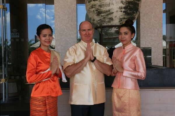 โรงแรมเชอราตัน หัวหิน รีสอร์ท แอนด์ สปา มีความยินดีต้อนรับ ผู้โดยสารเที่ยวบิน AK830 ในวันที่ 18 พฤษภาคม 2561