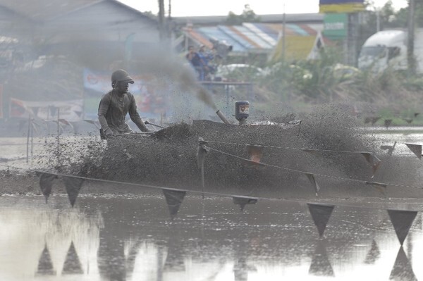 เครื่องยนต์ดีเซลคูโบต้า คว้าชัยการแข่งขันรถไถทางเลนชิงชนะเลิศแห่งประเทศไทย “รายการศึกควายเหล็ก Battle 2”