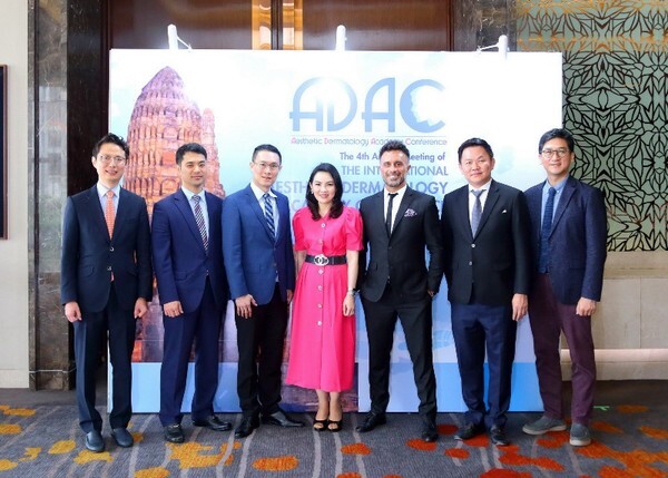 ภาพข่าว: งานประชุมวิชาการนานาชาติ Aesthetic Dermatology Academy Conference (ADAC 2018) ปีที่ 4 และการอบรมหลักสูตรเข้มข้น “3rdiClass Anatomy Cadaver Course Asia”
