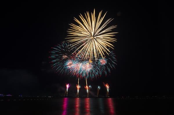 Pattaya International Fireworks Festival 2018 เทศกาลพลุนานาชาติเมืองพัทยา สีสันสว่างสดใสจากการแสดงพลุกลางท้องทะเลประกอบมัลติมีเดียของ 4 ประเทศชั้นนำ