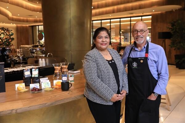 สตาร์บัคส์ฉลองครบรอบ 20 ปีในประเทศไทย  เปิดตัว สตาร์บัคส์ รีเสิร์ฟ บาร์ที่ใหญ่ที่สุดในประเทศ ผสานนวัตกรรมการดื่มกาแฟกับวัฒนธรรมไทย พร้อมเปิดตัว Starbucks DRAFT 4 แท็ป แห่งแรกในเอเชียอย่างเป็นทางการ  ณ ร้านสตาร์บัคส์เซ็นทรัลเวิลด์ ที่ใหญ่ที่สุดในประเทศไทย