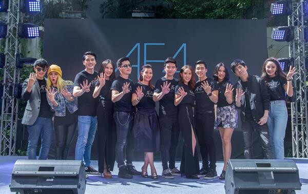 ภาพข่าว: AF4 Flashback Concert ฝันวันนั้น เล่ามันส์ไม่รู้จบ การกลับมาของเหล่านักล่าฝันทั้ง 12 คน ที่รวมตัวกันเฉพาะกิจ เพื่อผู้หญิงไทยปลอดภัยจากมะเร็งเต้านม
