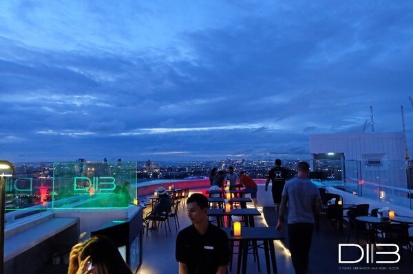 Drink & Dine in live acoustic music at D.I.B Sky Bar Pattaya