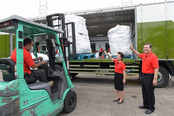 ไปรษณีย์ไทย ปล่อยคาราวานรถขนส่งไปรษณียบัตรทายผลบอลโลก 2018 เตรียมพร้อมเข้าสู่ขั้นตอนการคัดแยก เผยยอดจำหน่ายทะลุเป้า 230 ล้านฉบับ