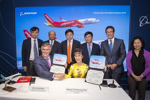 เวียตเจ็ททำสัญญาซื้อเครื่องบินล็อตใหม่กับโบอิ้งและแอร์บัส รวม 150 ลำ ภายในงาน Farnborough Airshow กรุงลอนดอน