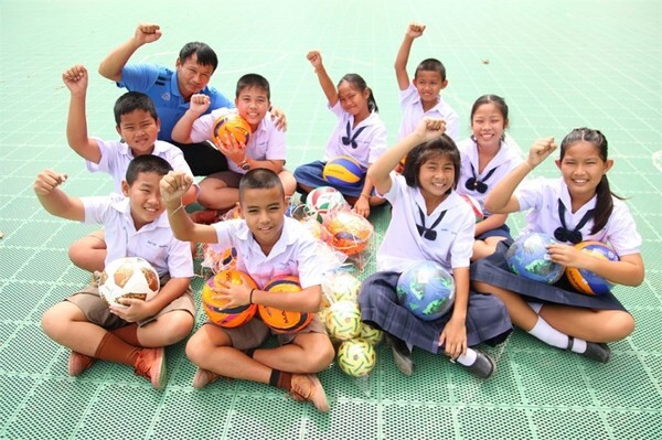 สมาคมผู้ส่งออกข้าวไทยประสานพลังกรมการค้าภายใน เดินสายจัดสัมมนา “พลังประชารัฐ พัฒนาข้าวไทย” พร้อมมอบทุนการศึกษาและอุปกรณ์การแพทย์ให้ชุมชน