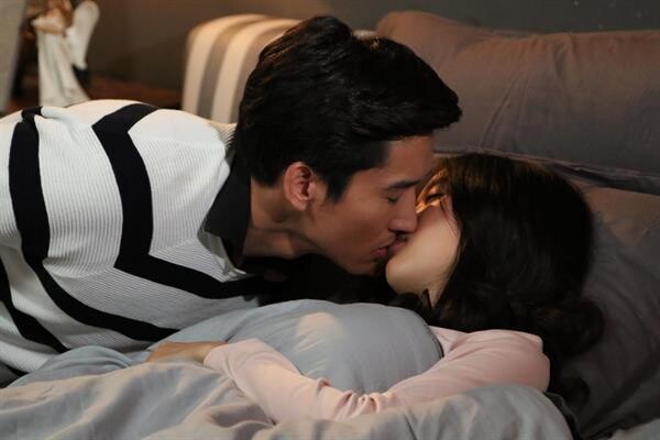 ซีนหวาน “แก้ว - ไนกี้” จูบมา จูบกลับไม่โกง