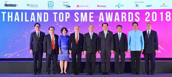 ภาพข่าว: สุดยอดเอสเอ็มอีไทย คว้ารางวัล THAILAND TOP SME AWARDS 2018 ธพว. ม.หอการค้าไทย และ นิตยสาร BUSINESS+ ร่วมจัดงานมอบรางวัลแห่งปี